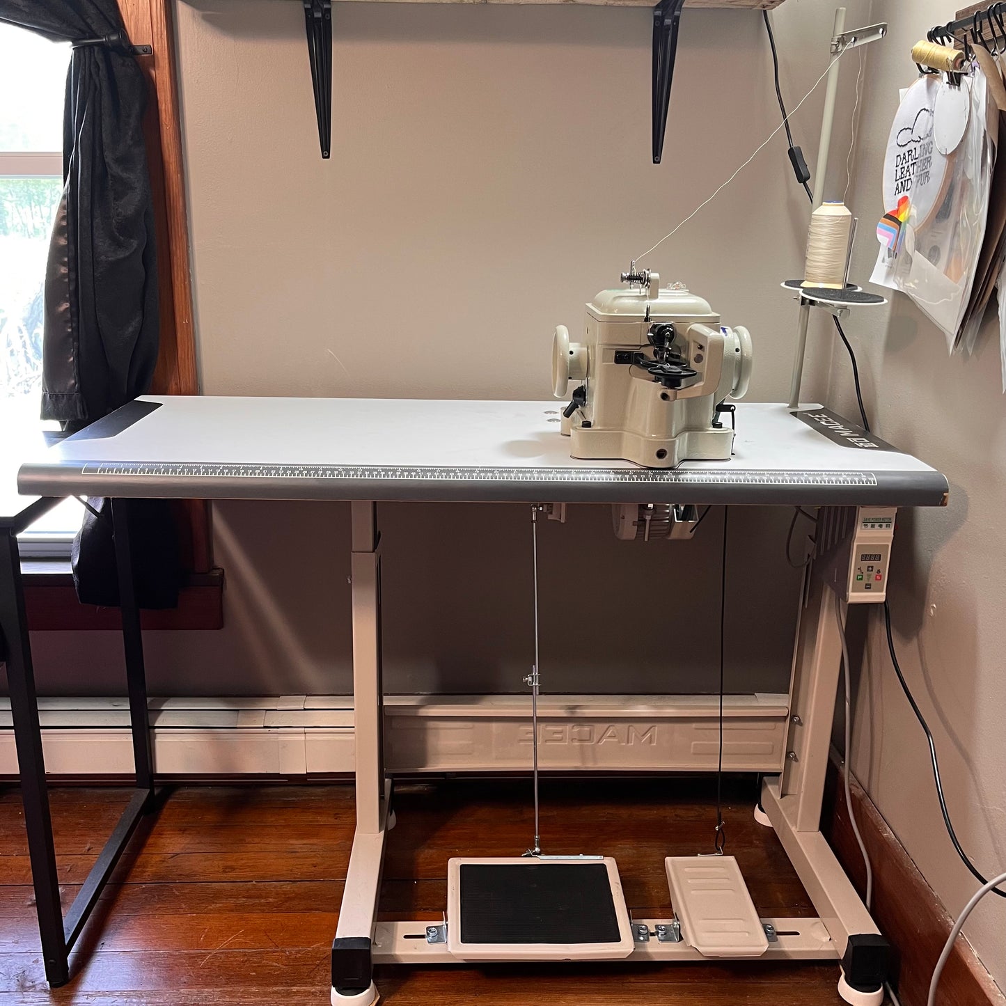 Fur Sewing Machine MC-202 PICKUP ONLY