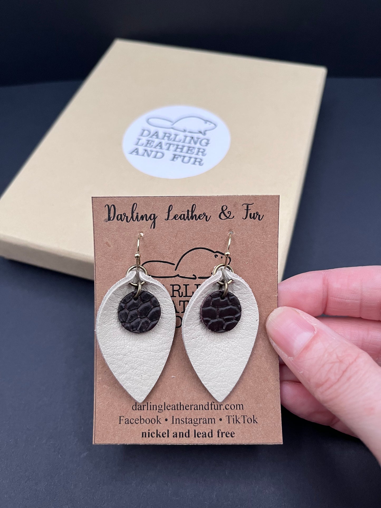 Beavertail & Buckskin Earrings Flame Style
