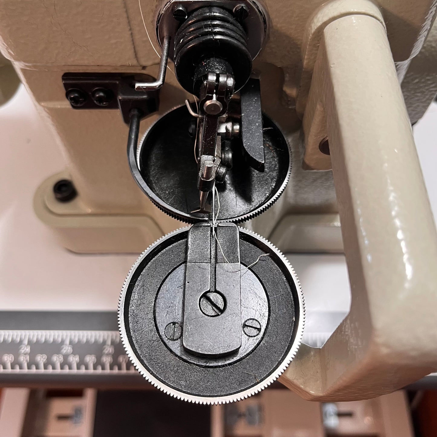 Fur Sewing Machine MC-202 PICKUP ONLY
