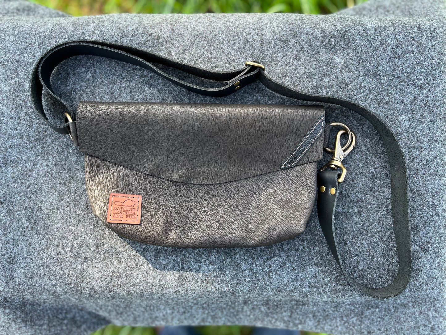 Hip Bag - Buckskin with Beavertail Accent
