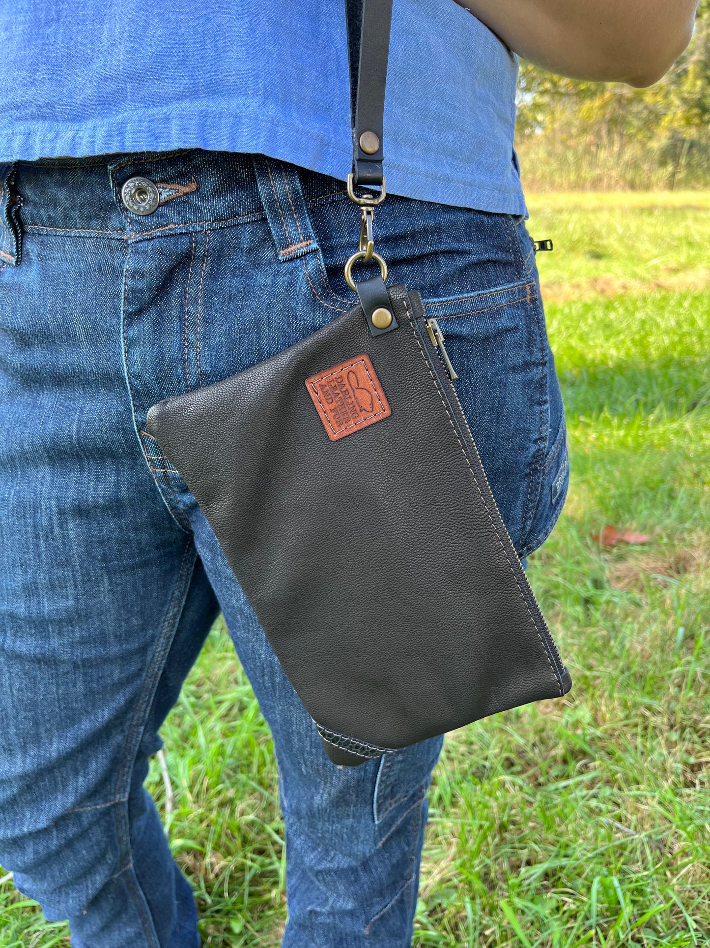 Wristlet Purse - Buckskin with Beavertail Accent