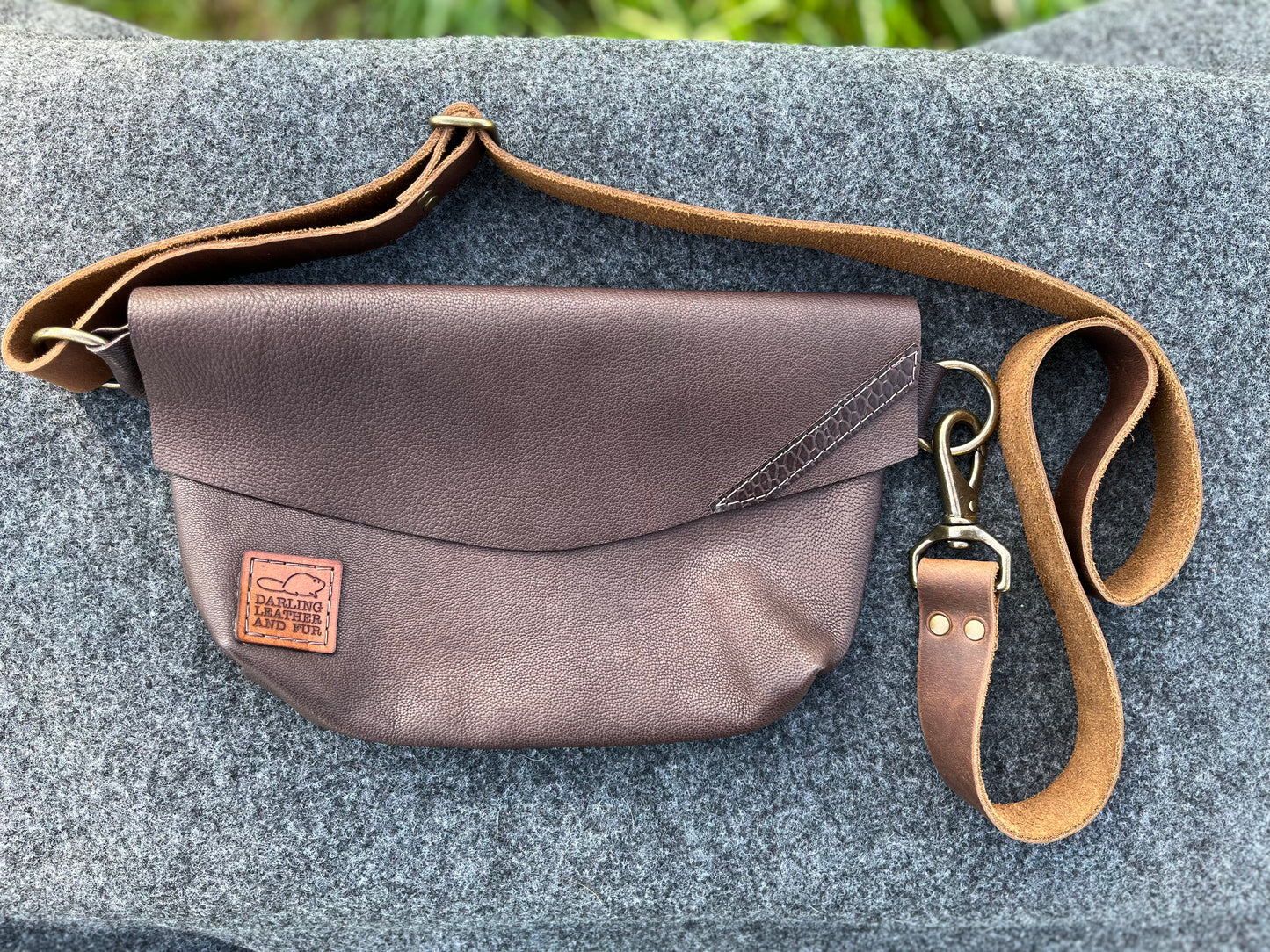 Hip Bag - Buckskin with Beavertail Accent