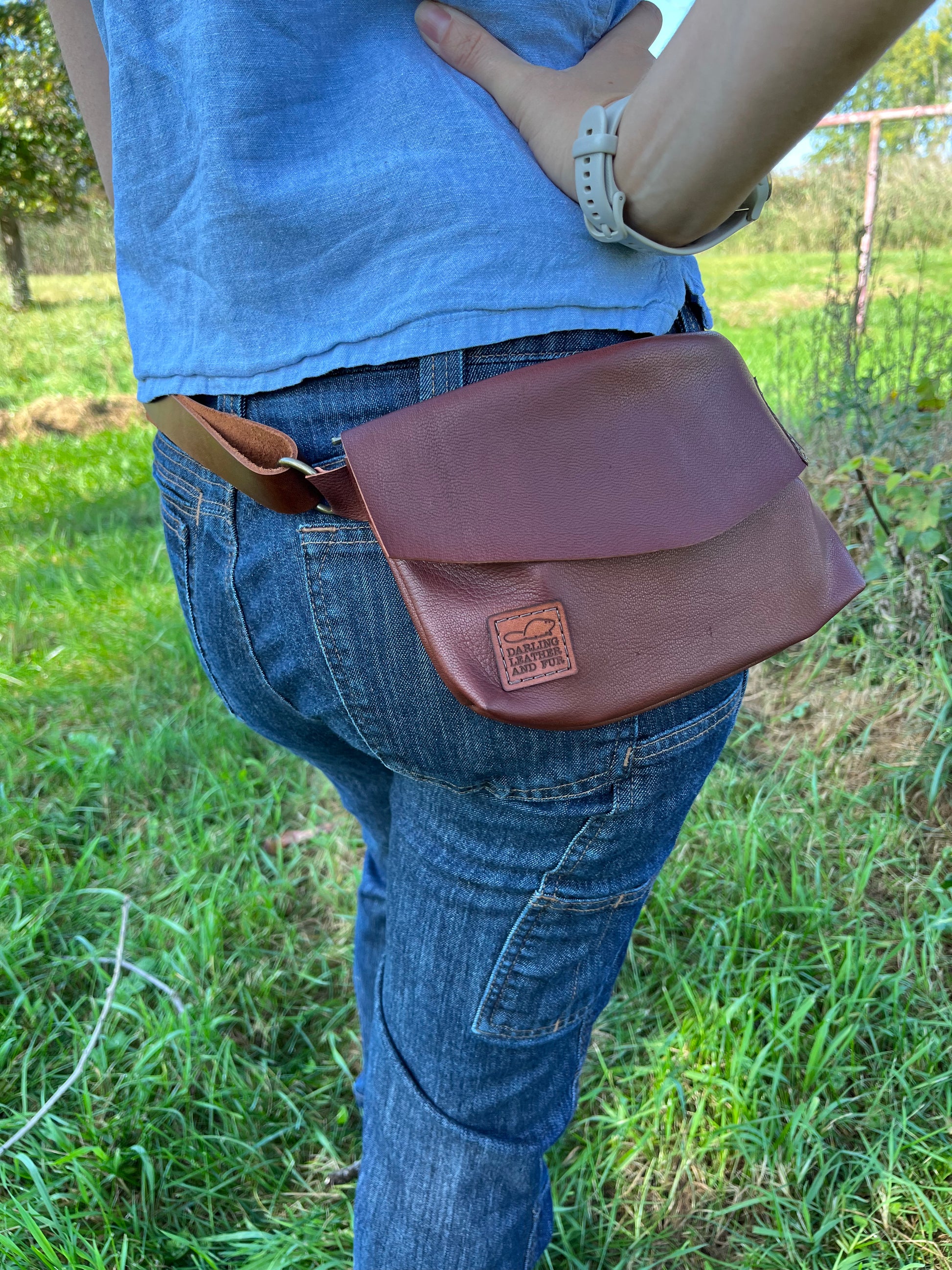 Hip Bag Buckskin with Beavertail Accent – Darling Leather And