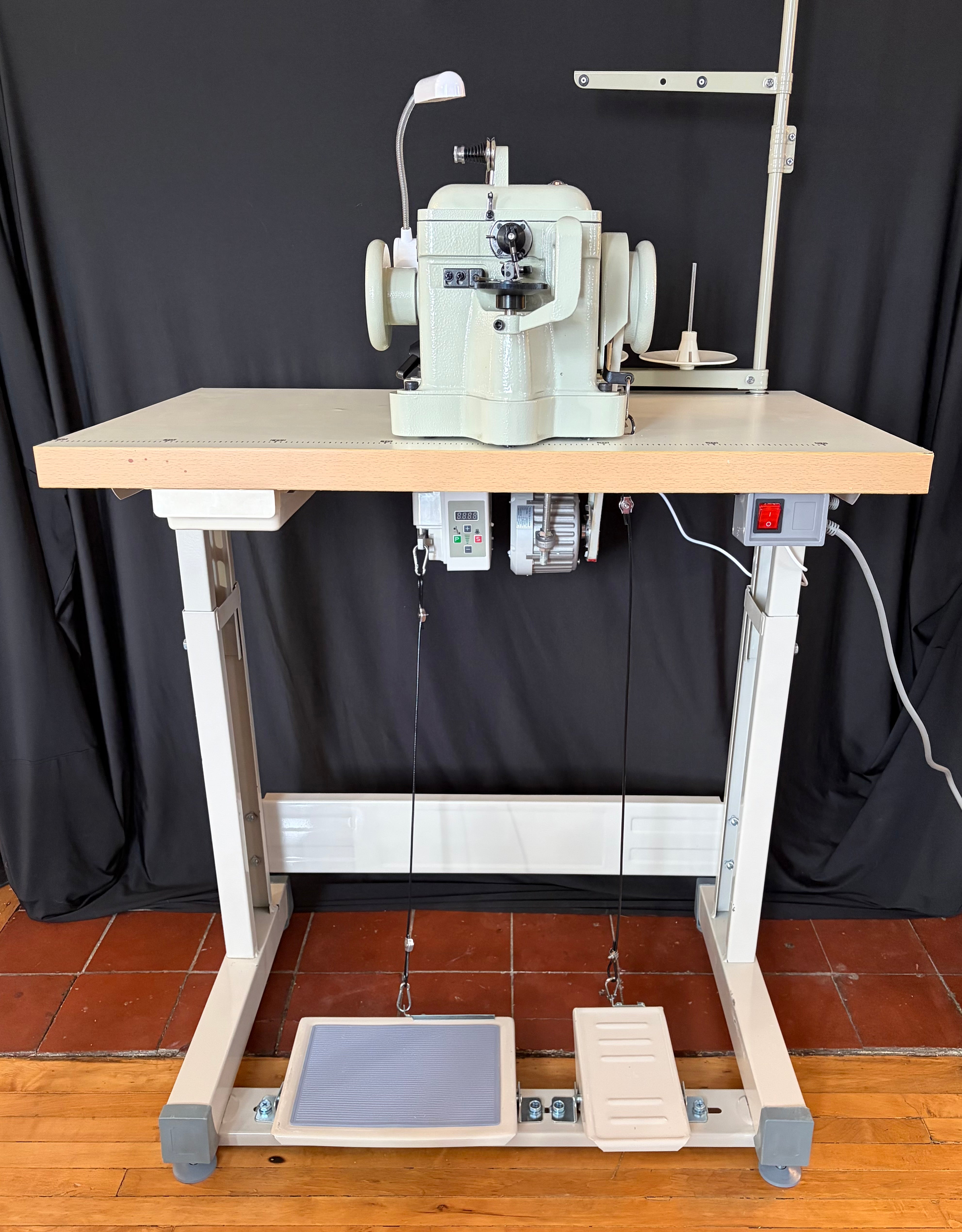 Fur Sewing Machine MC-202 PICKUP ONLY – Darling Leather And Fur LLC